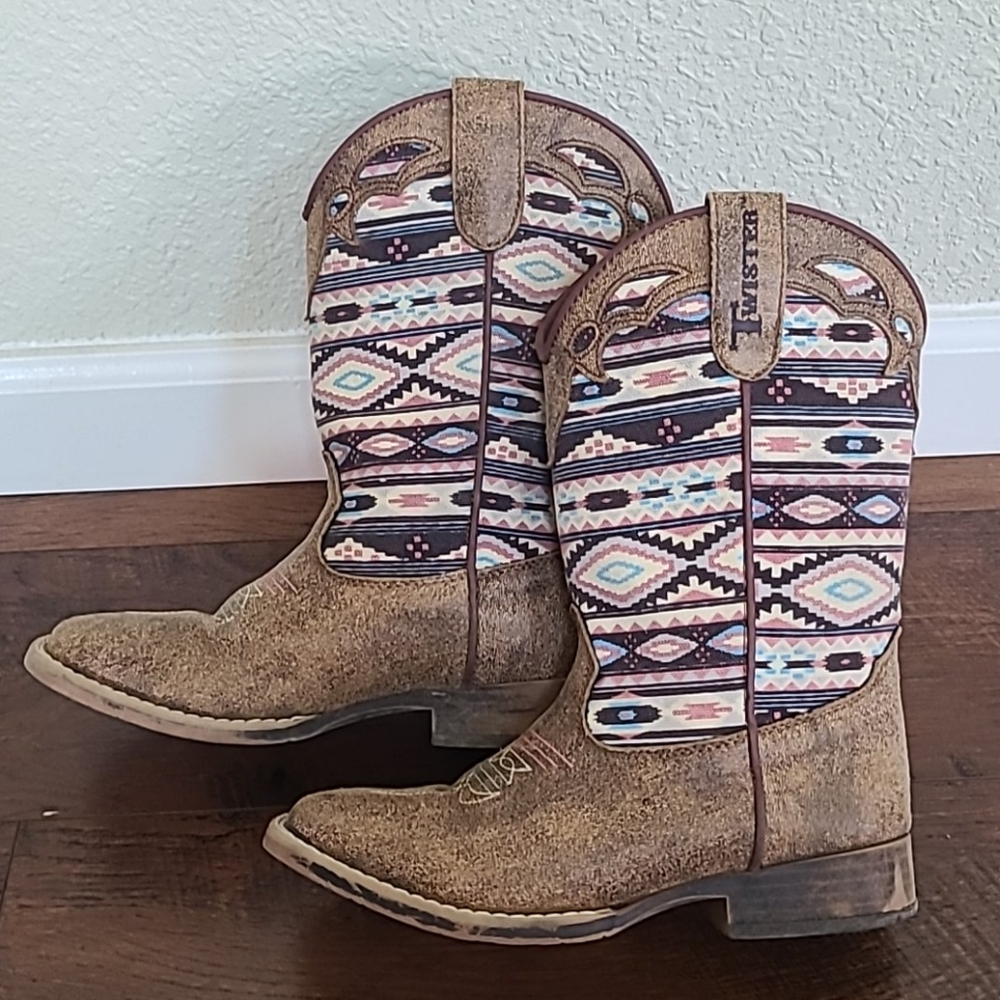 Girls Twister boots EUC